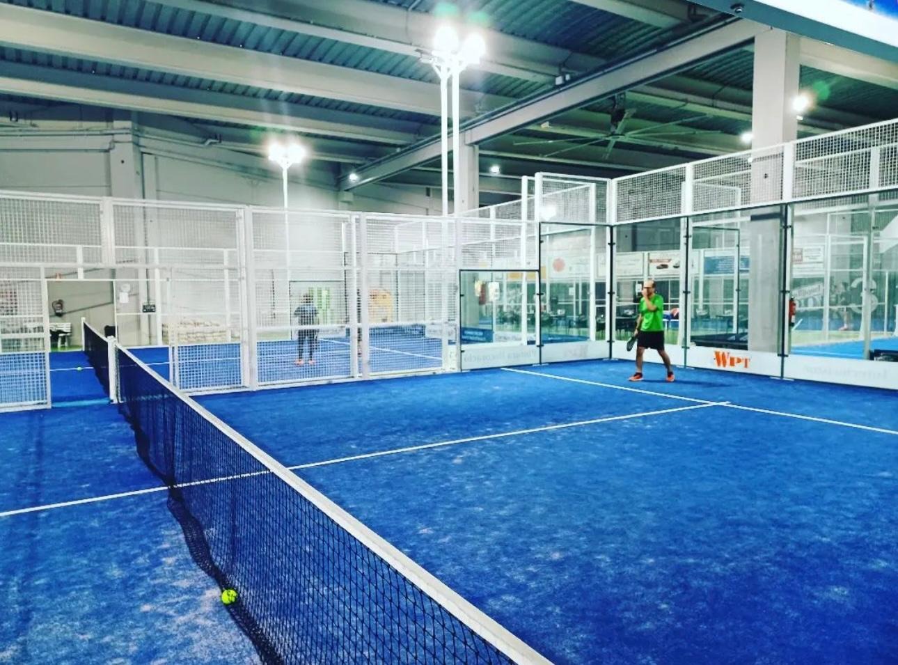 BADALONA INDOOR PADEL CLUB — photo 1