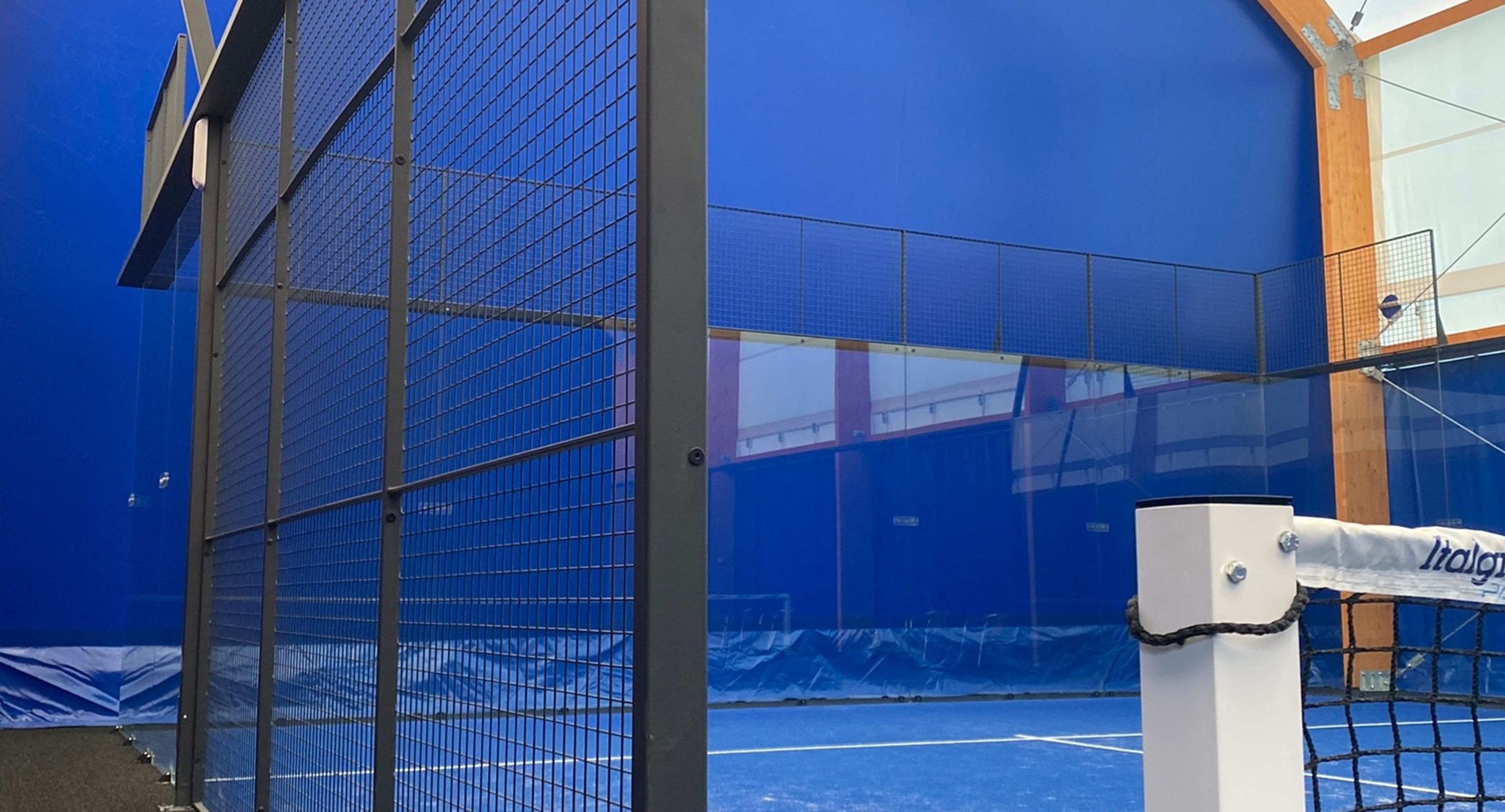 ‘BOMBONERA’ LIROS Padel. Court — photo 7