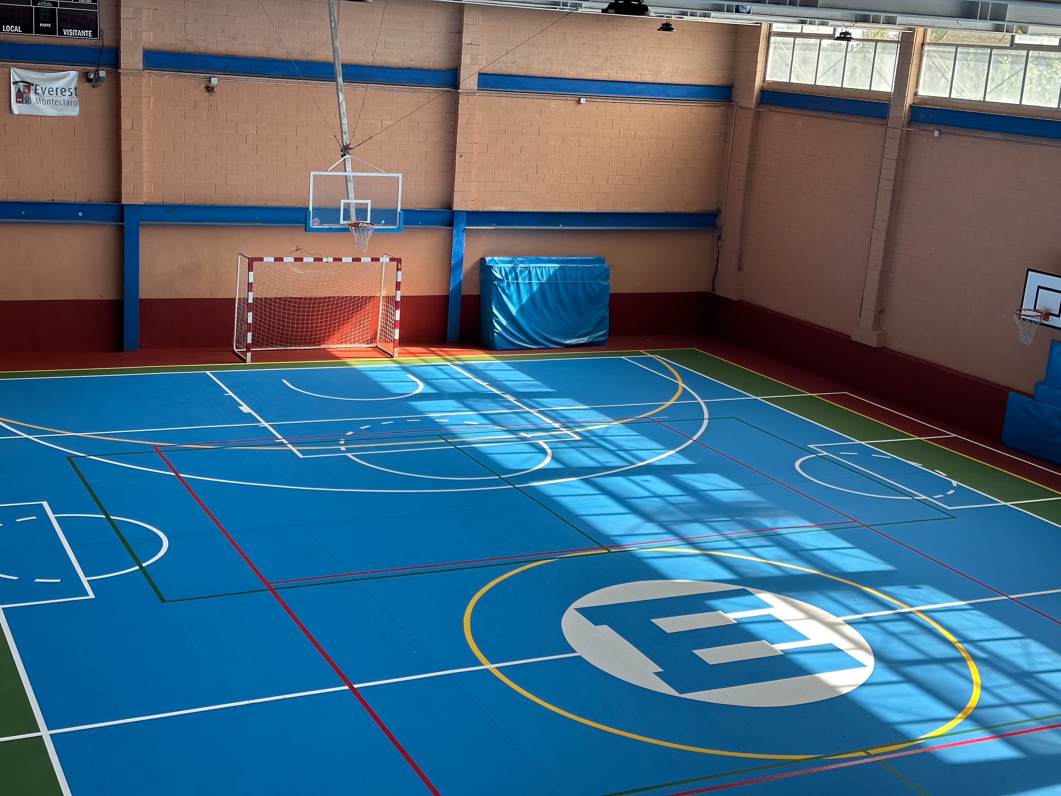 EVEREST SPORTS CLUB — photo 3