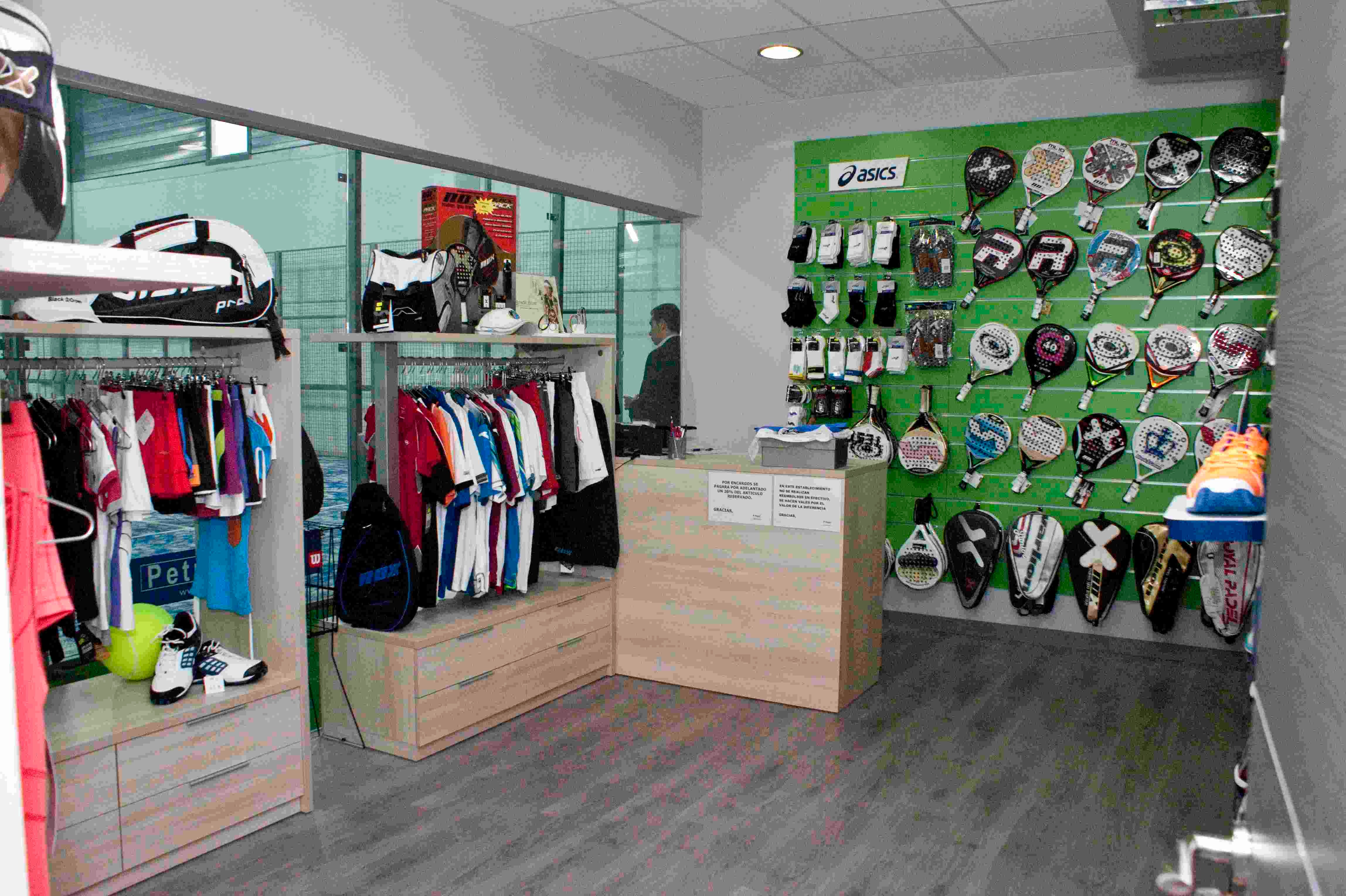 Padel Indoor Ca n ́Amat (climatizado para el verano) — photo 3