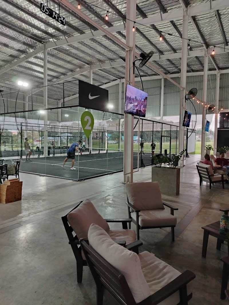 Four Winds Sports & Social Club — photo 2