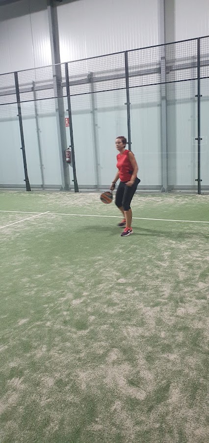 Pádel Black - Alquiler de Pistas en Cuarte de Huerva (Zaragoza) — photo 2