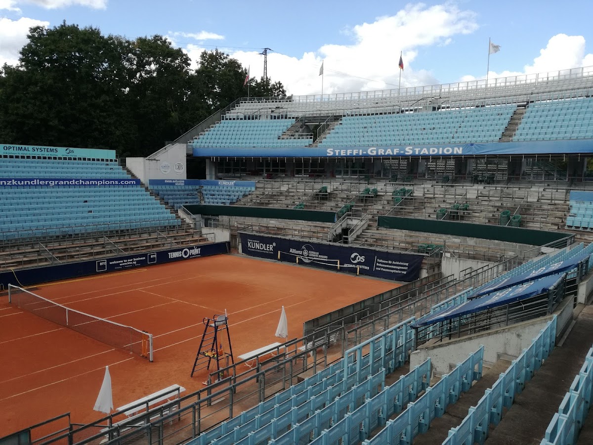Rot-Weiss Tennis Club — photo 2