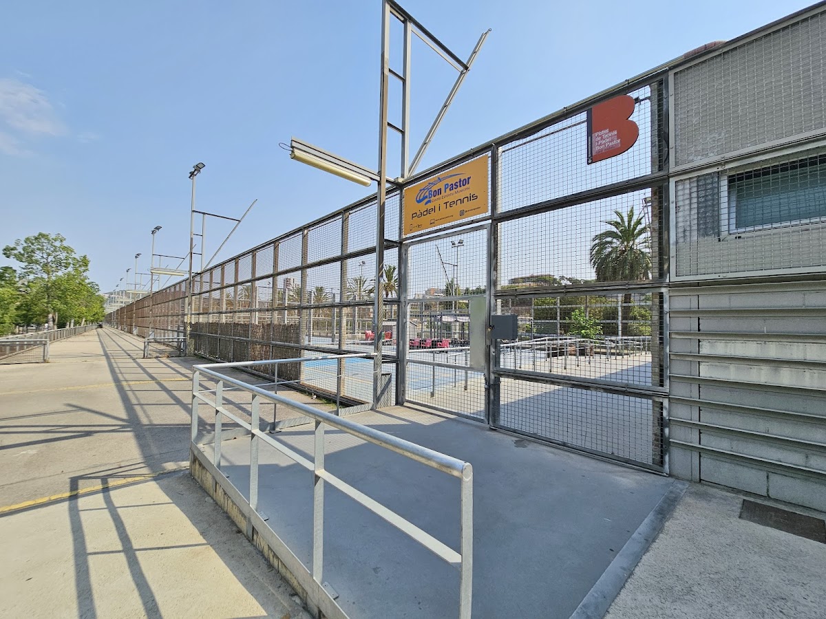 La Llosa de Bon Pastor Tennis I Padel courts — photo 1