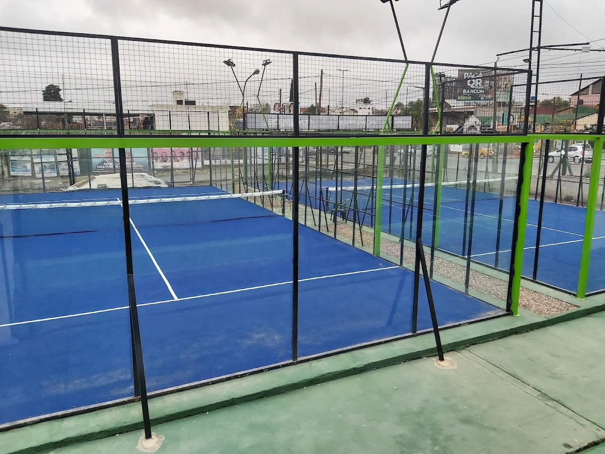 Planeta Padel INDOOR - Canchas de padel — photo 2