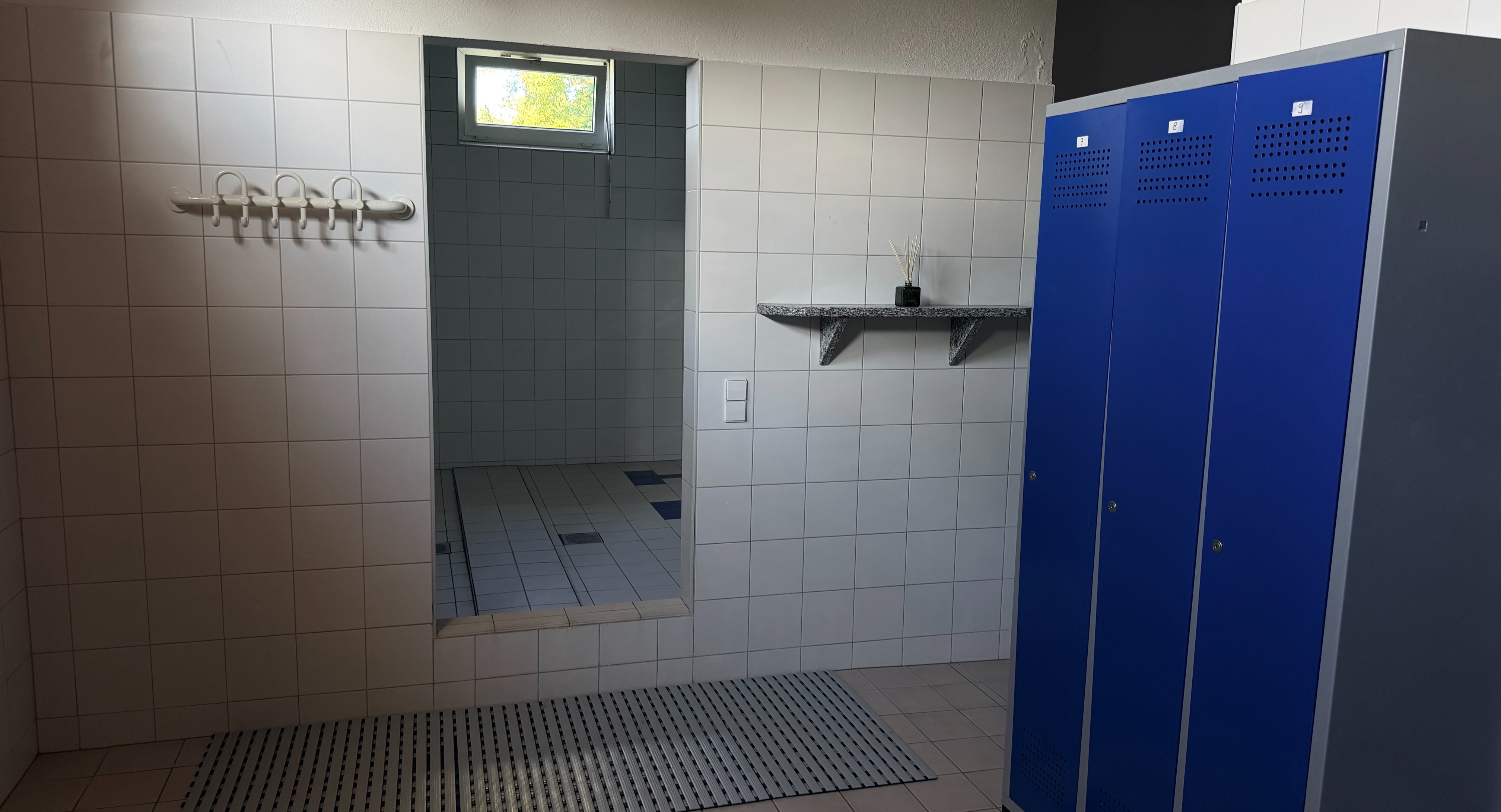 Sportpark Mettnau - 2 Outdoor Courts + kostenfreies Equipment vor Ort + Flutlicht — photo 9