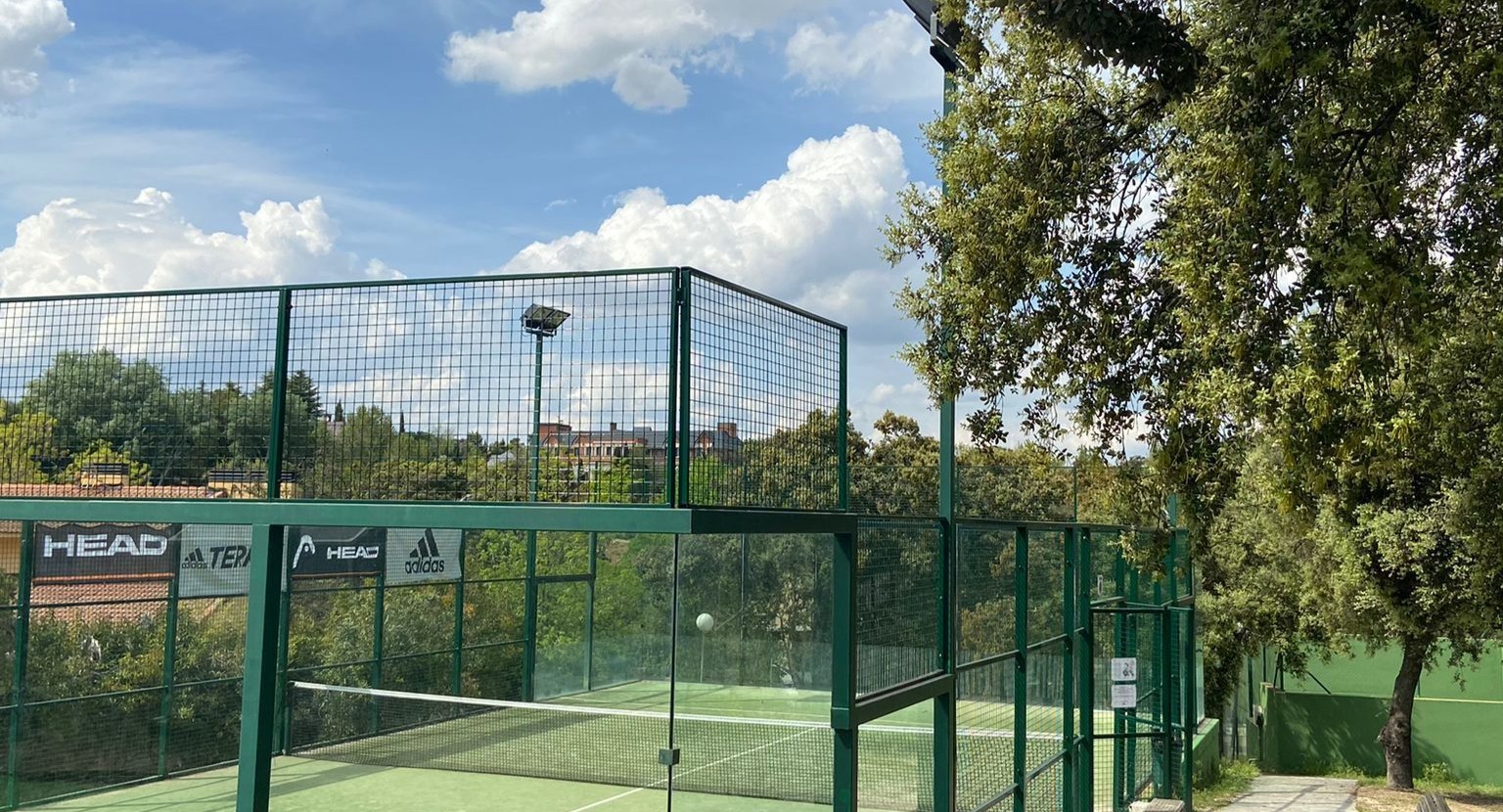 White Flakes Padel Center — photo 9